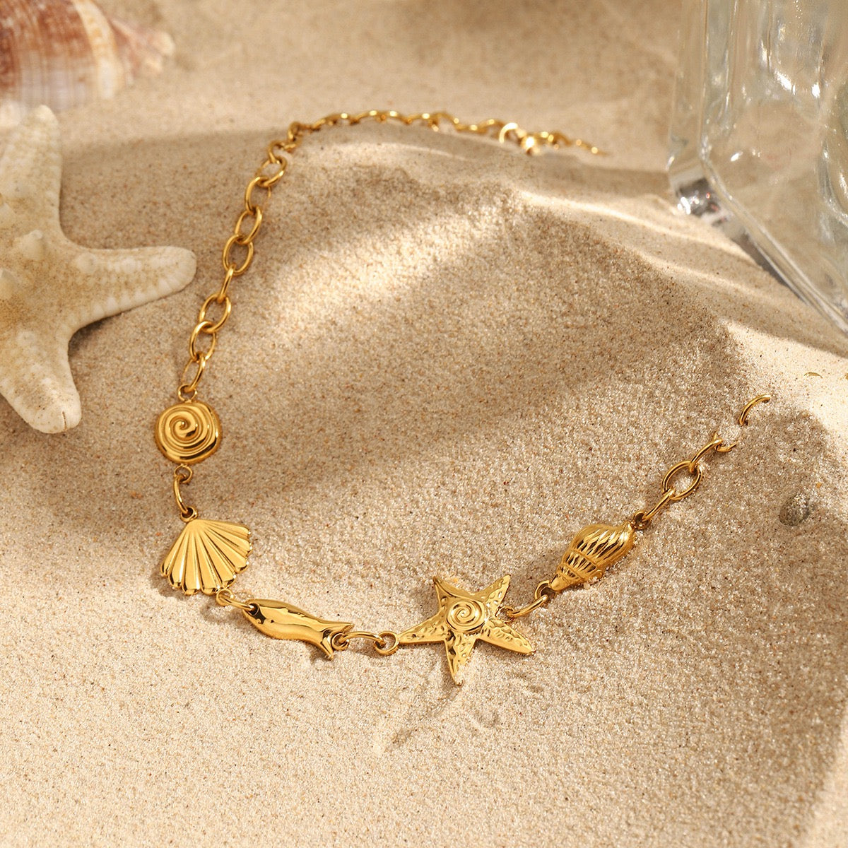 Nicola swirl necklace