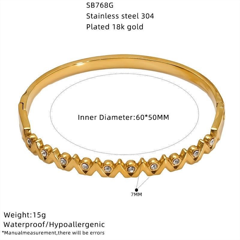 Rocky star bangle