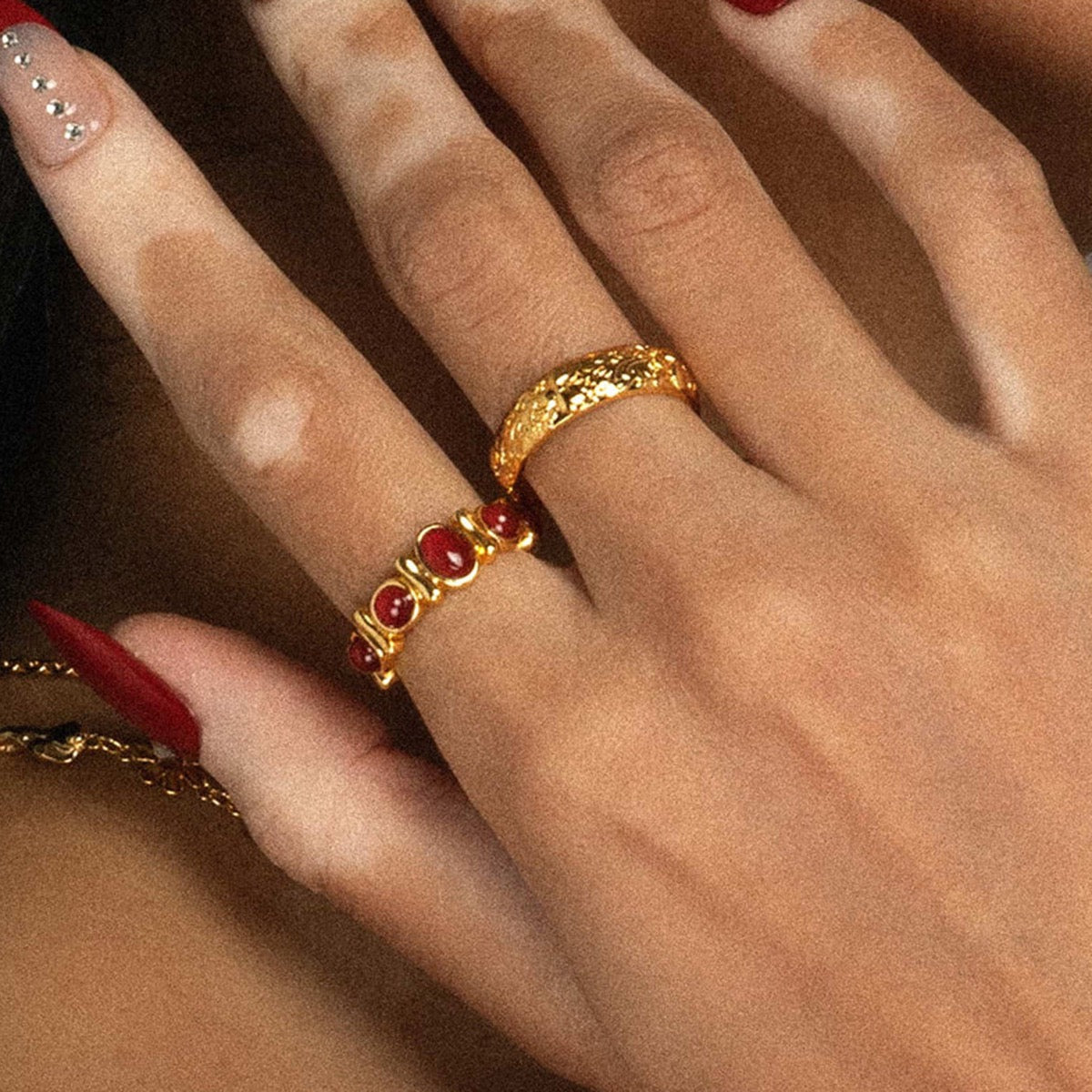 Elizabeth's crown rings