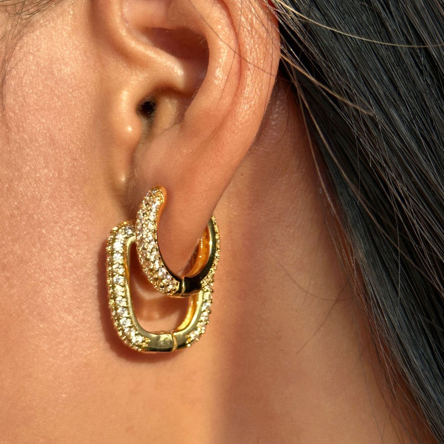 Rock shinning dainty hoops