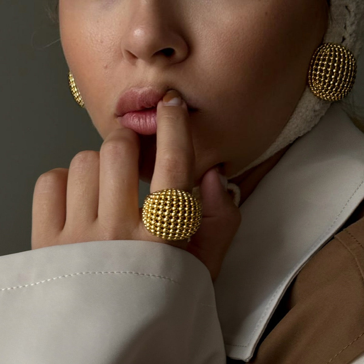 Boorea triangle studs