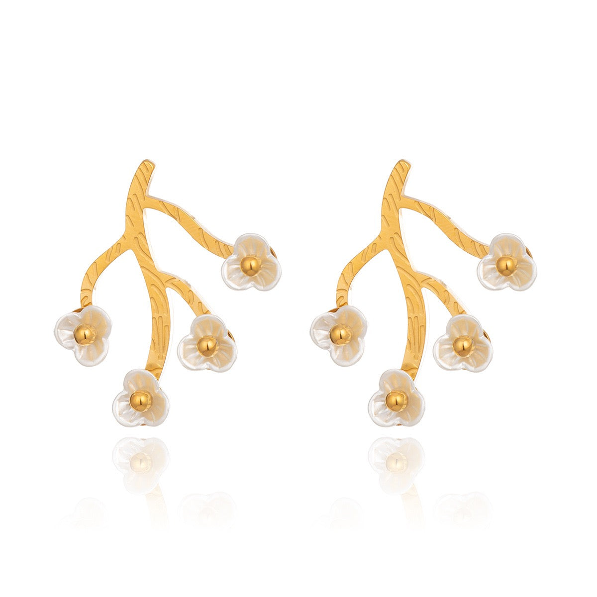 Tizzy pearly flower earrings