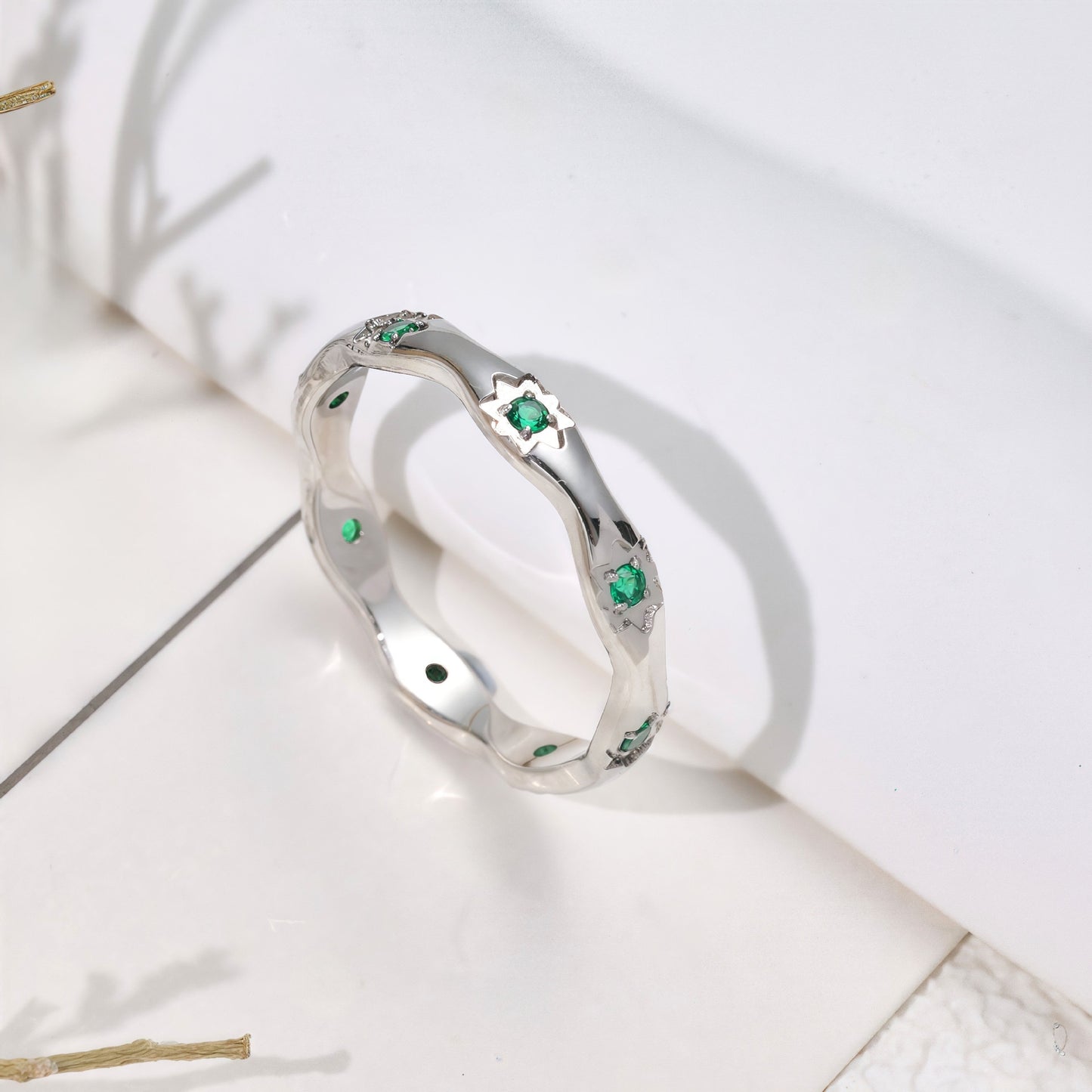 Green stars band rings
