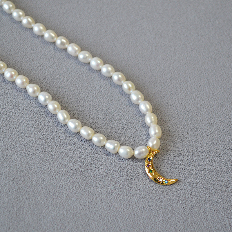 Sitka New moon pearl necklace