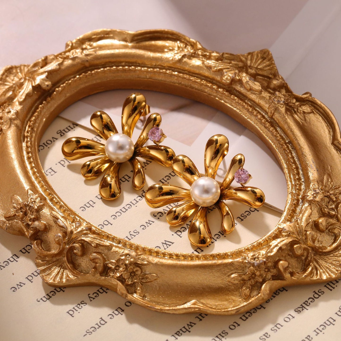 Pearly flower earrings