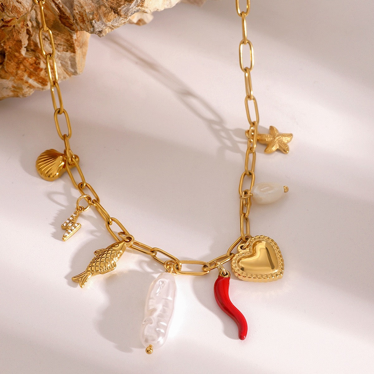 Big shell pendant charm necklace