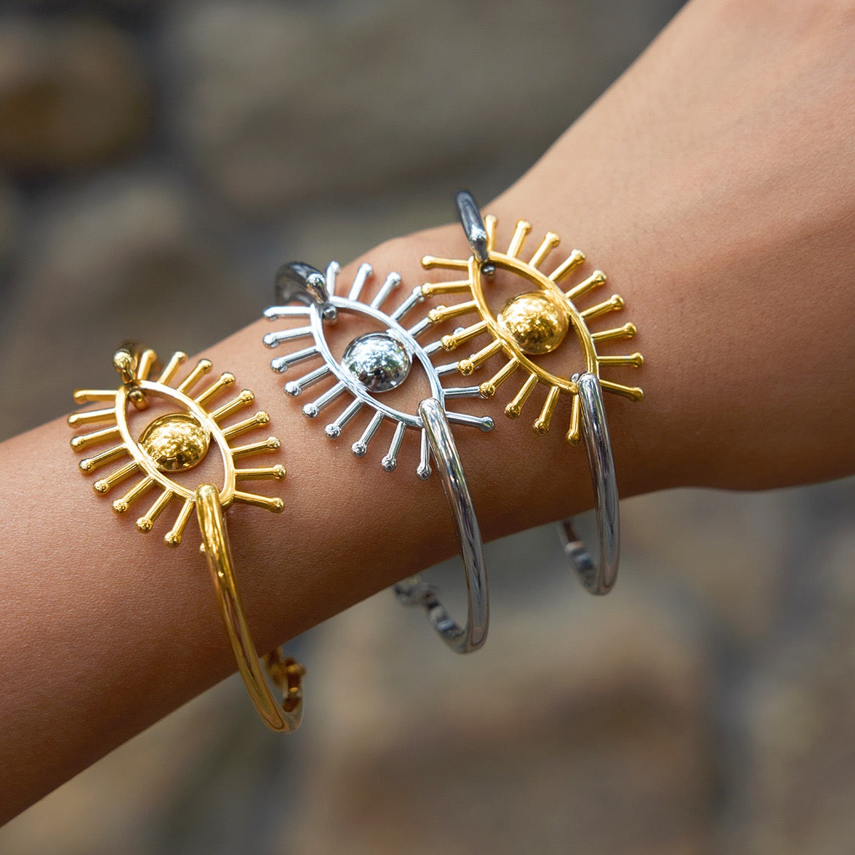 Bright eye two tones bangle