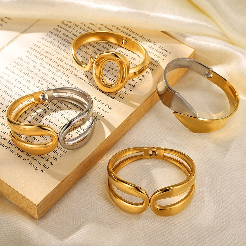 Huggie band bangles
