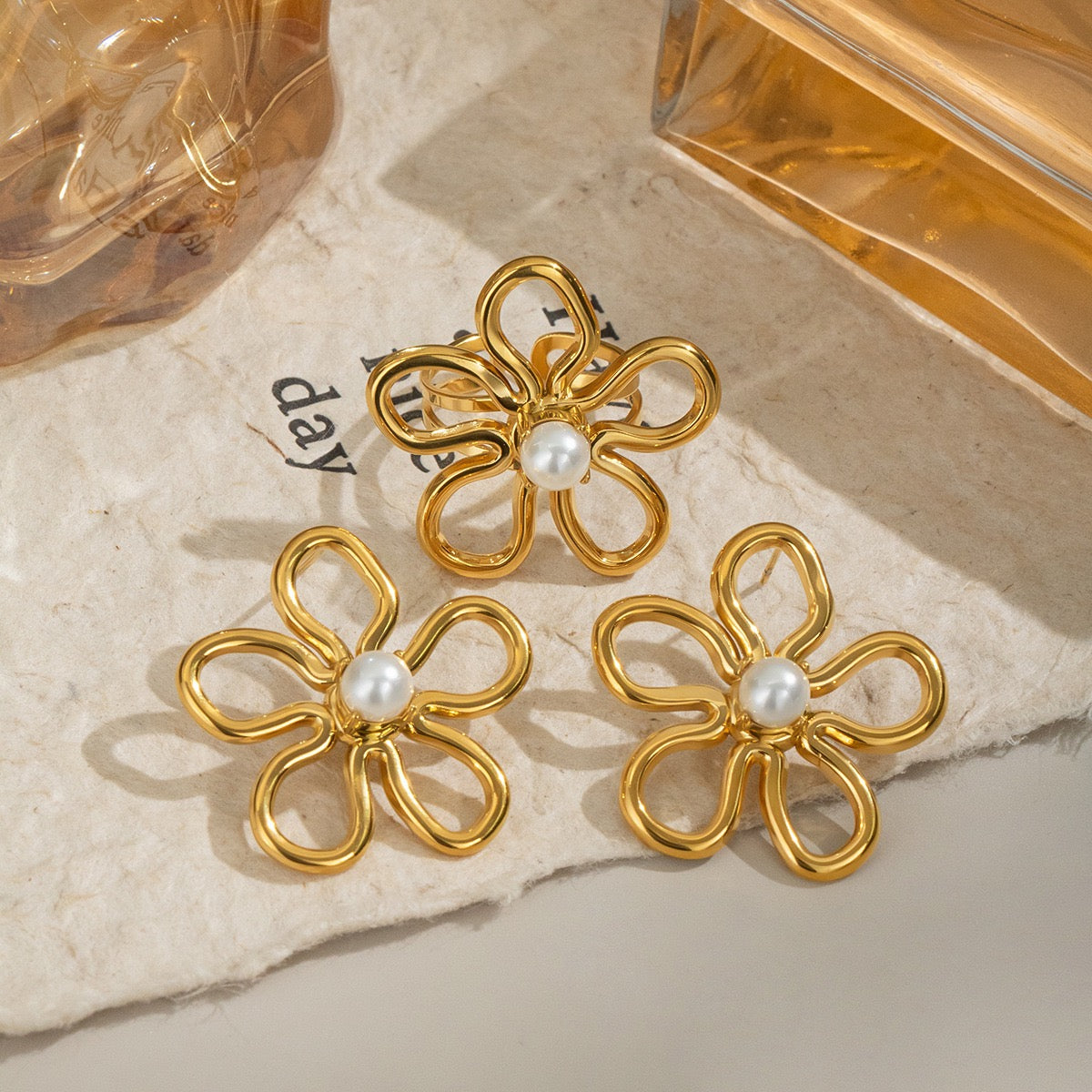 White pearly flower set