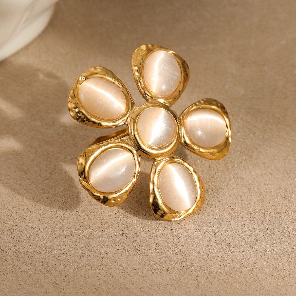 Floréa Cat Eye Flower Ring