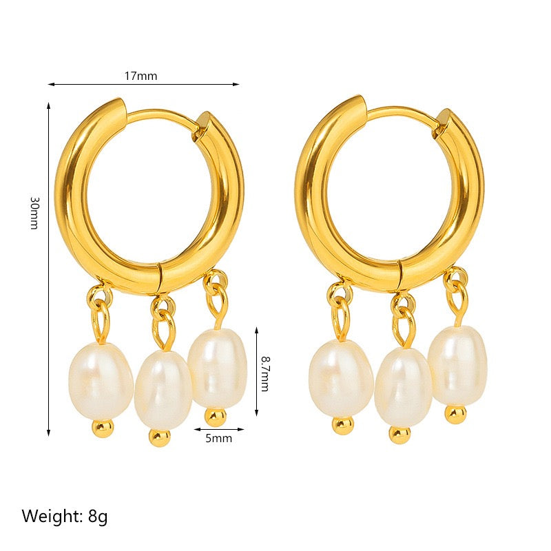 Pearly earrings collection