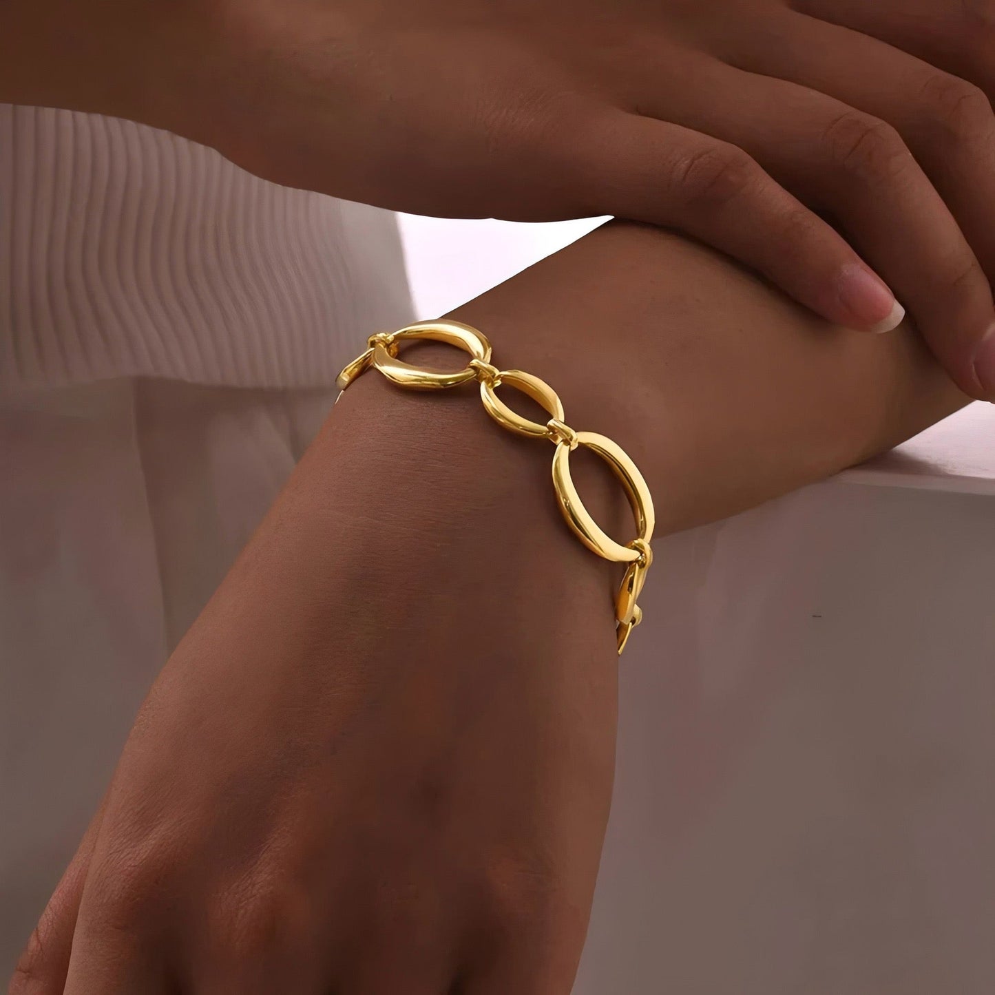 Knots hoop bracelets