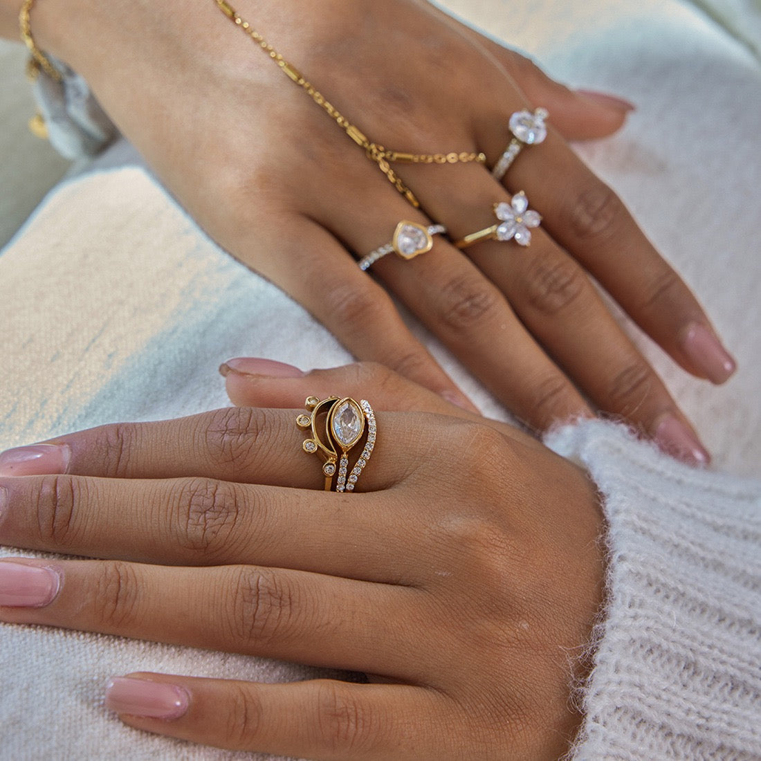 Rising Moon rings set