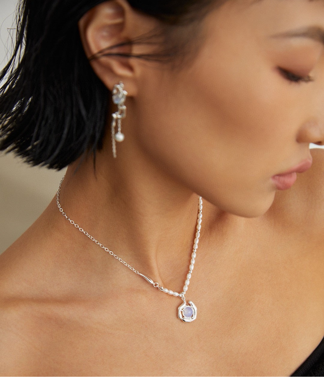 Moon stone pearl necklace