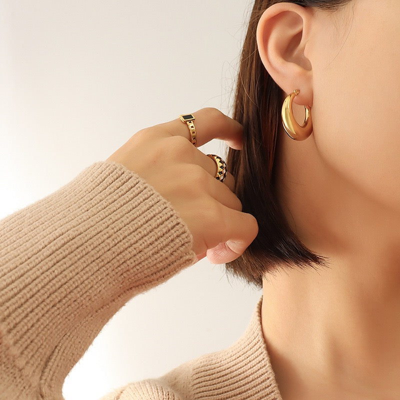 Classic shaped hoops