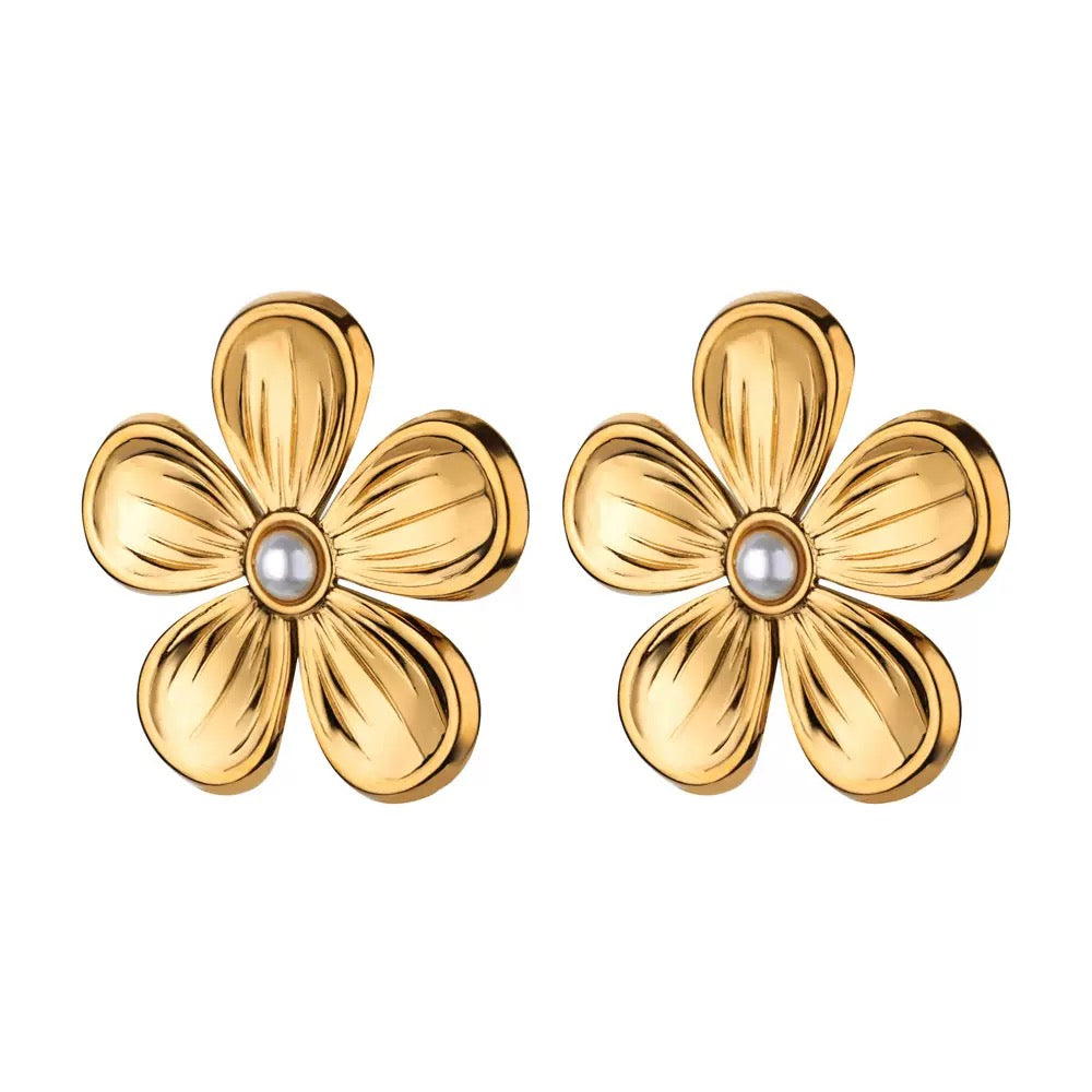 Pearly flower earrings