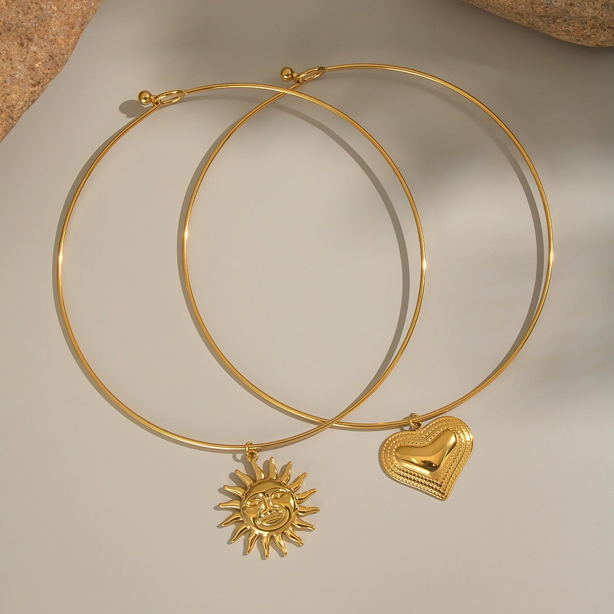 The sun choker