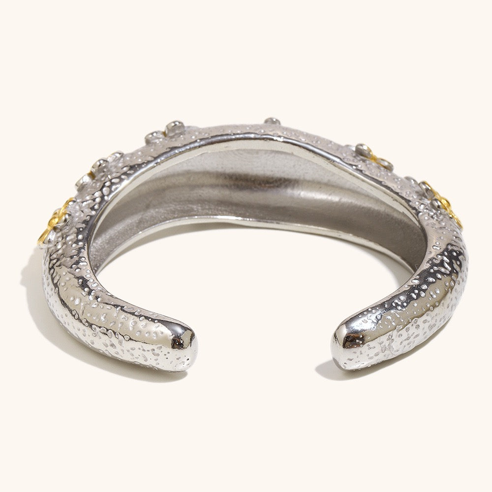 Daliah flower bangle