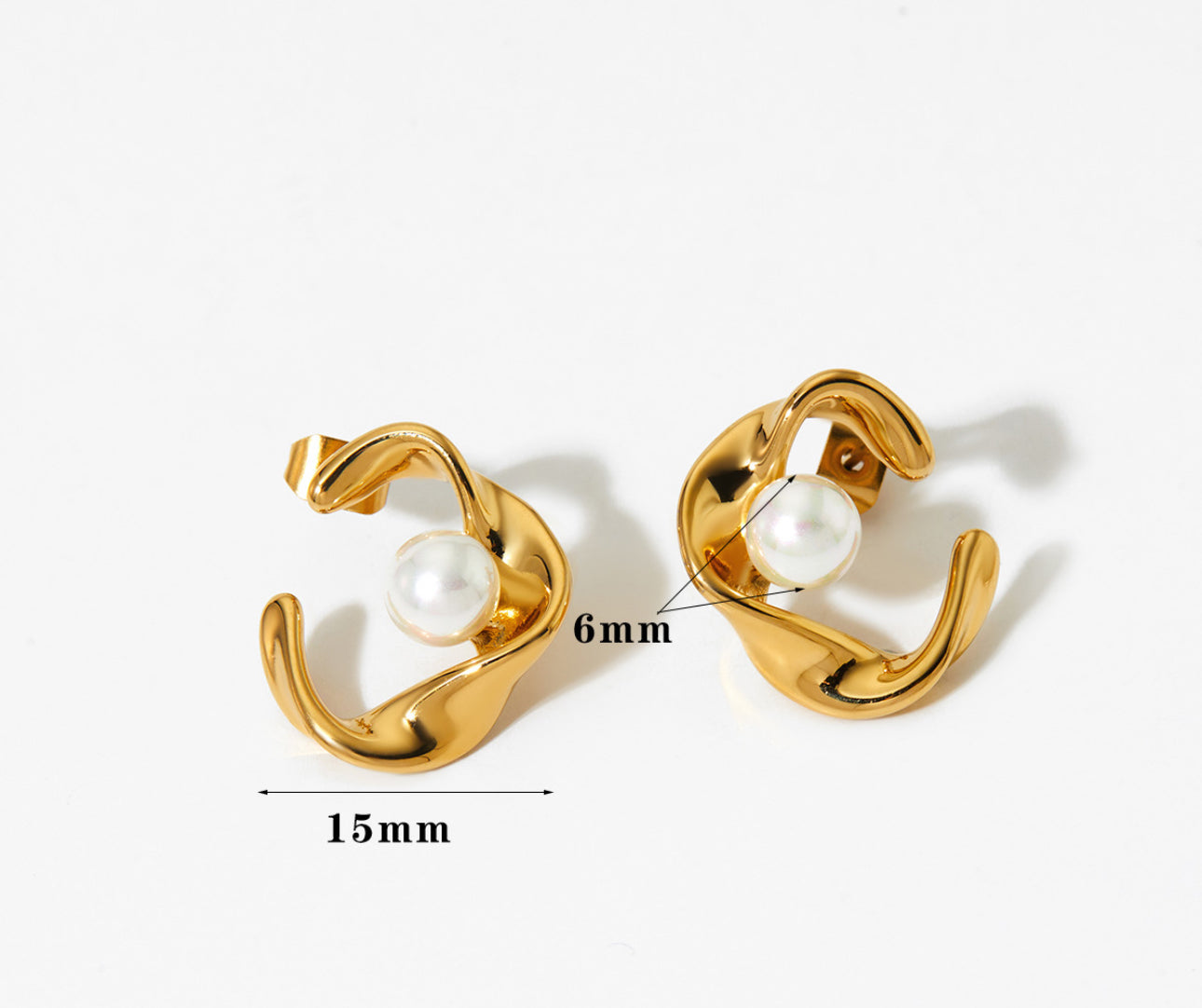Kismet Curvy pearly earrings
