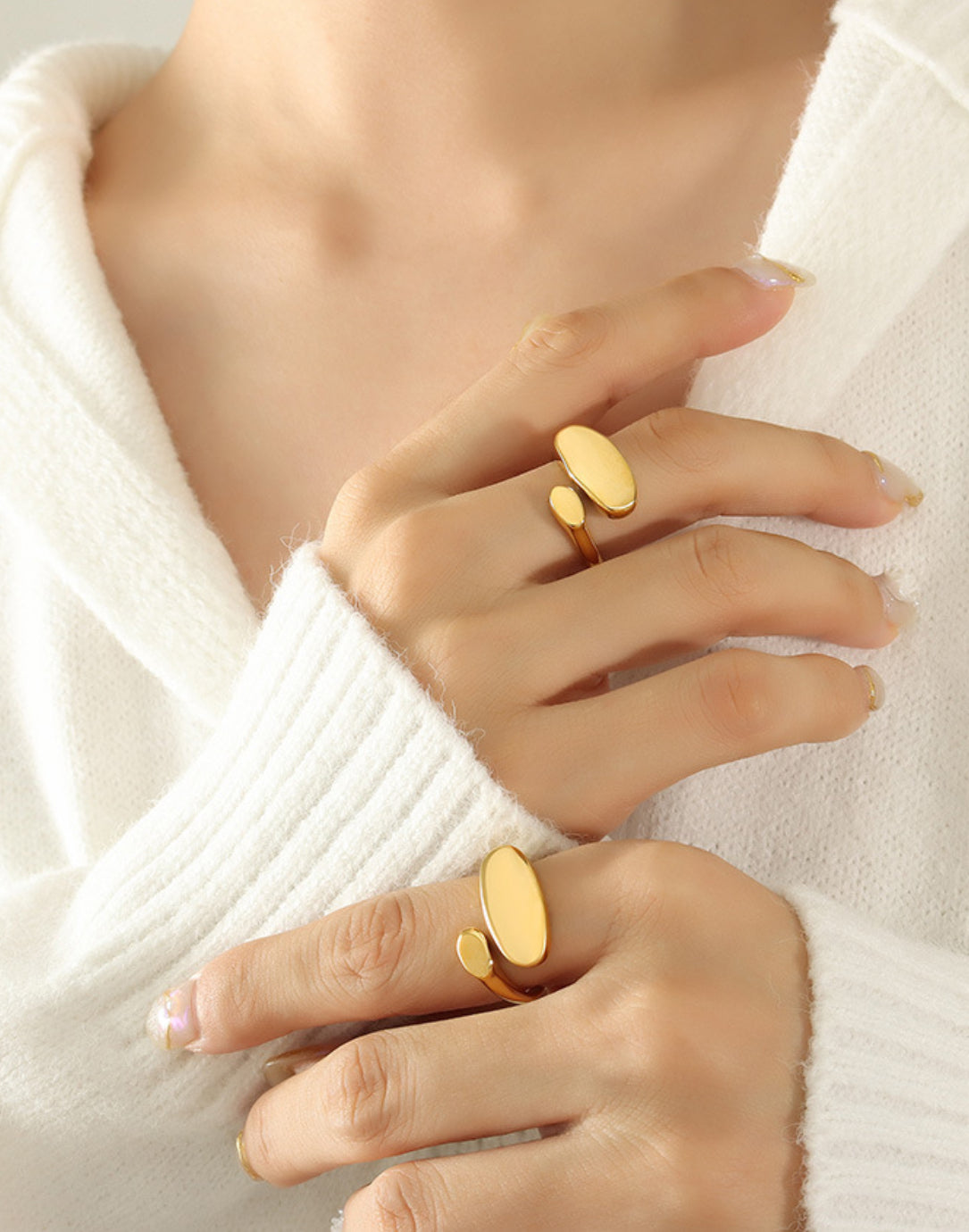 Waaga flat lay ring