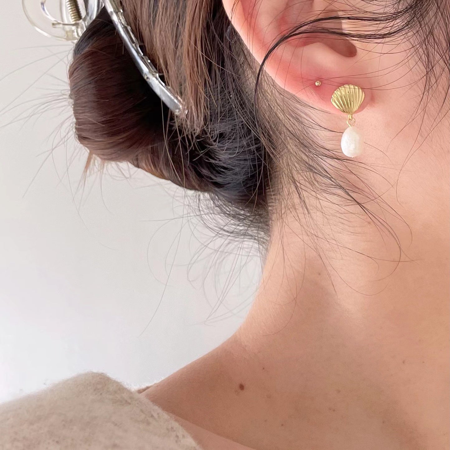 Sterling silver shell Pearl earrings