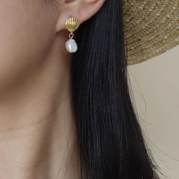 Sterling silver shell Pearl earrings