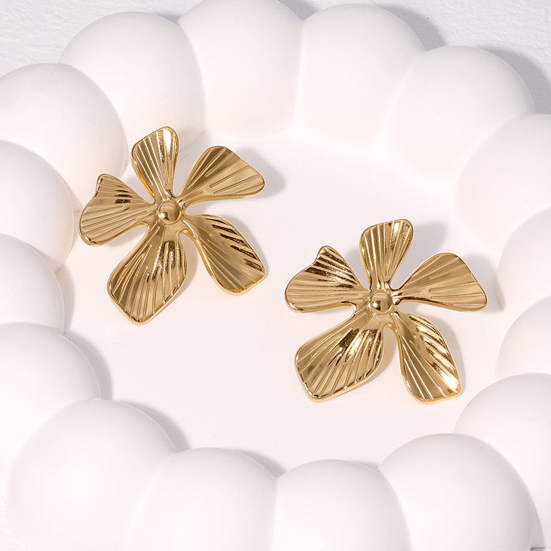 Emma flower earrings
