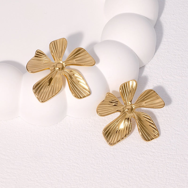 Emma flower earrings