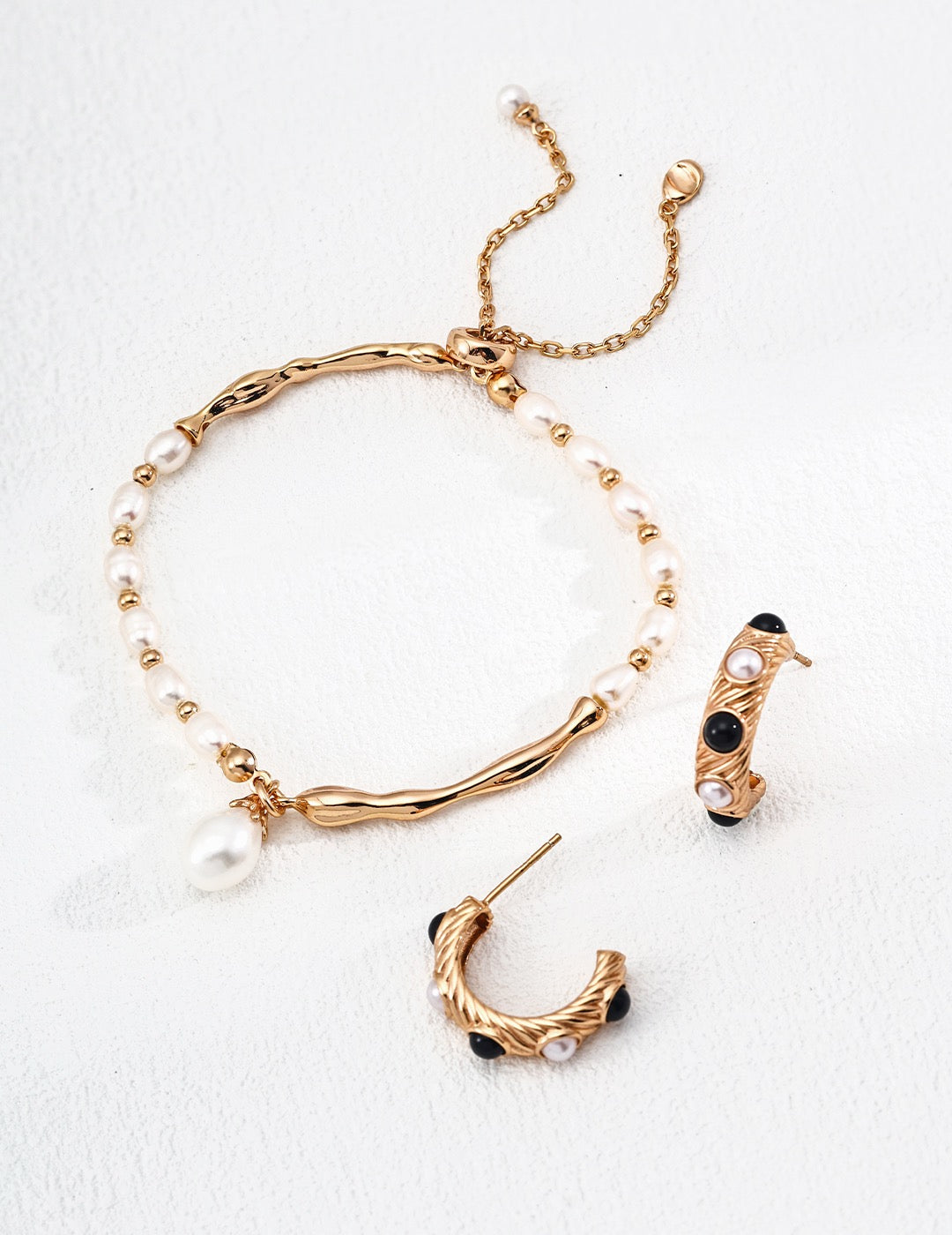 Hong Kong Half bangle pearl bracelet