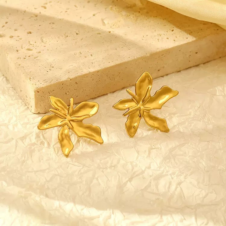 Daphne flower earrings