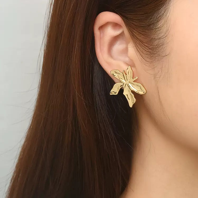 Daphne flower earrings