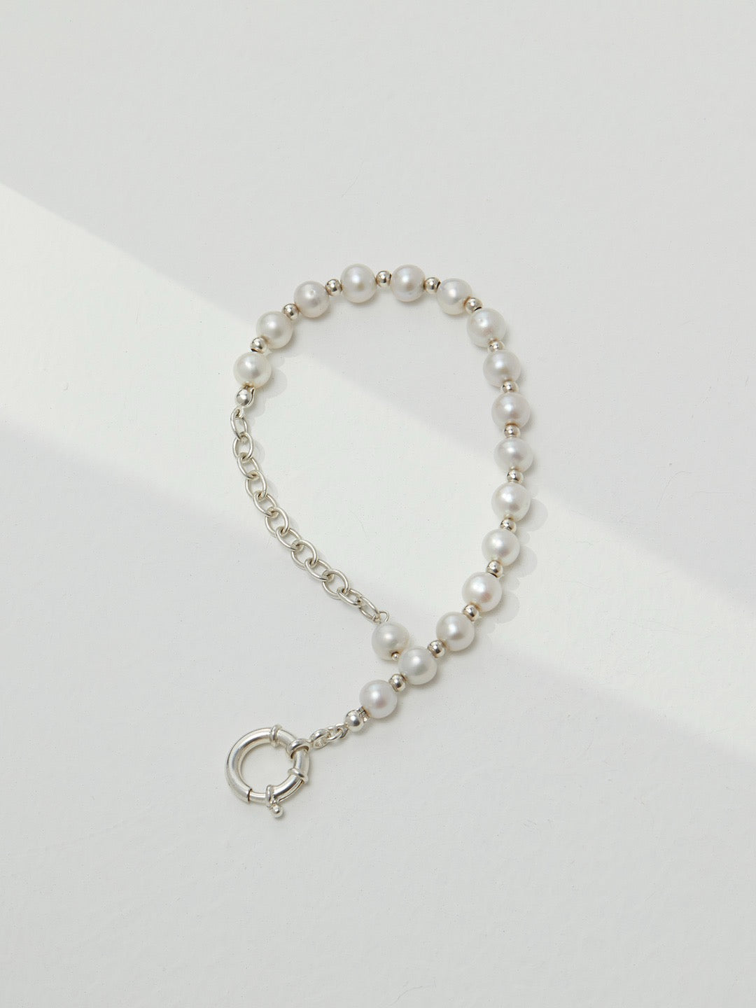 Kataie Beady silver Pearl bracelet