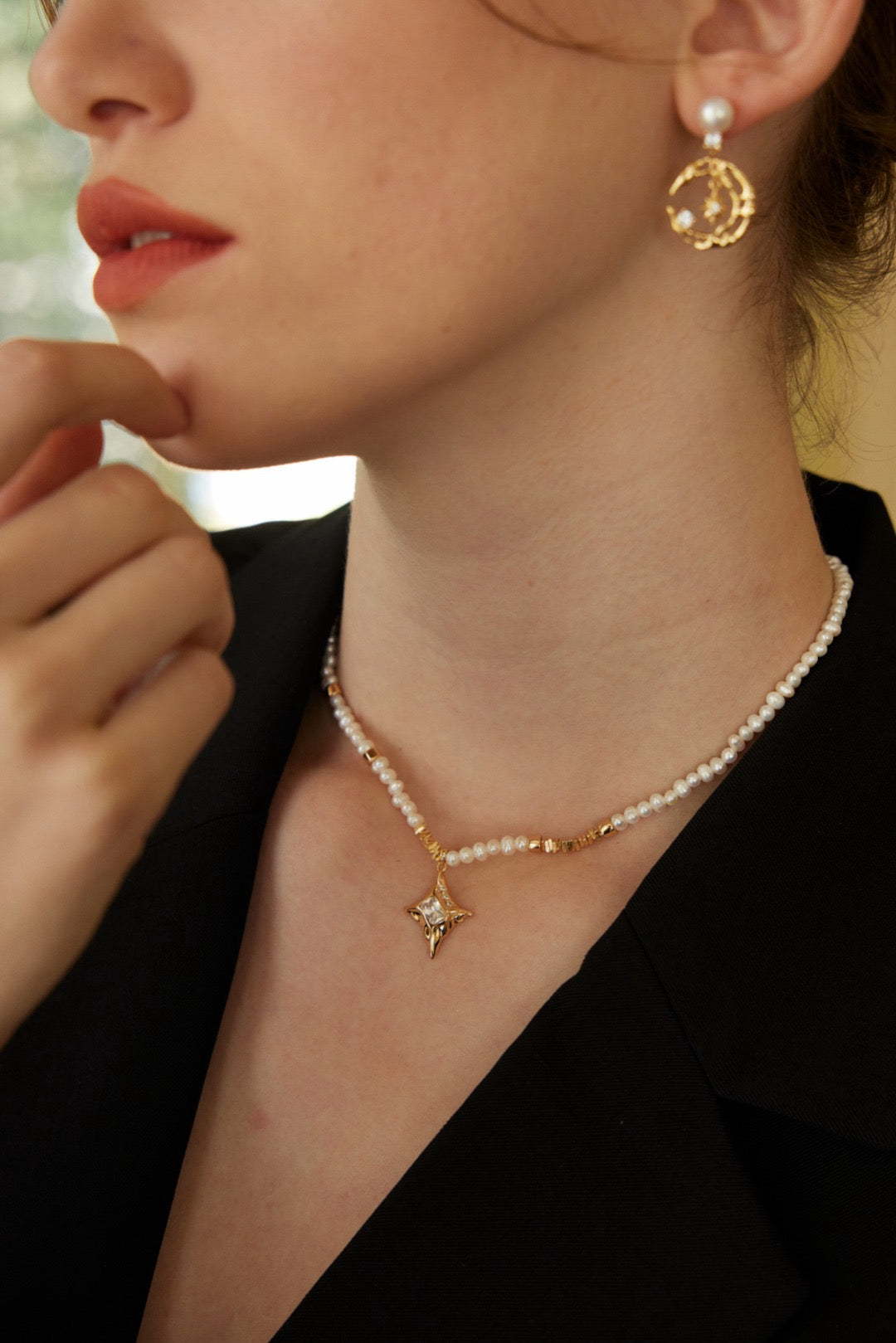 Robbins Star Pearl necklace