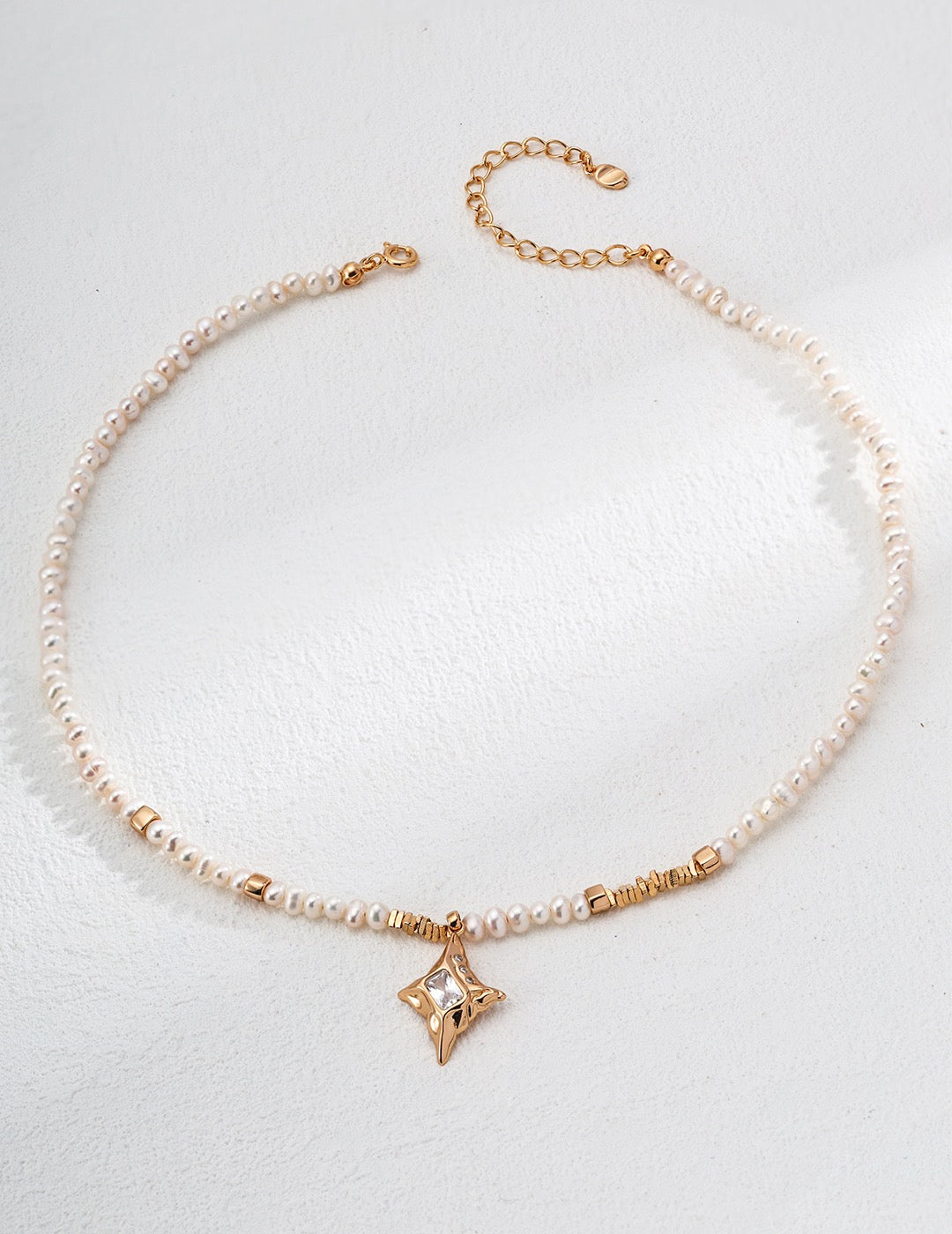 Robbins Star Pearl necklace