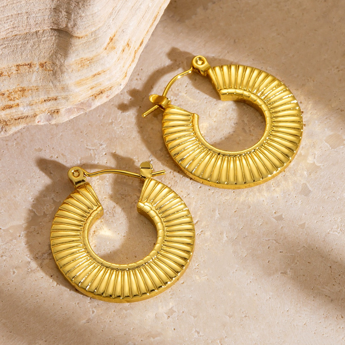 Round wave hoops