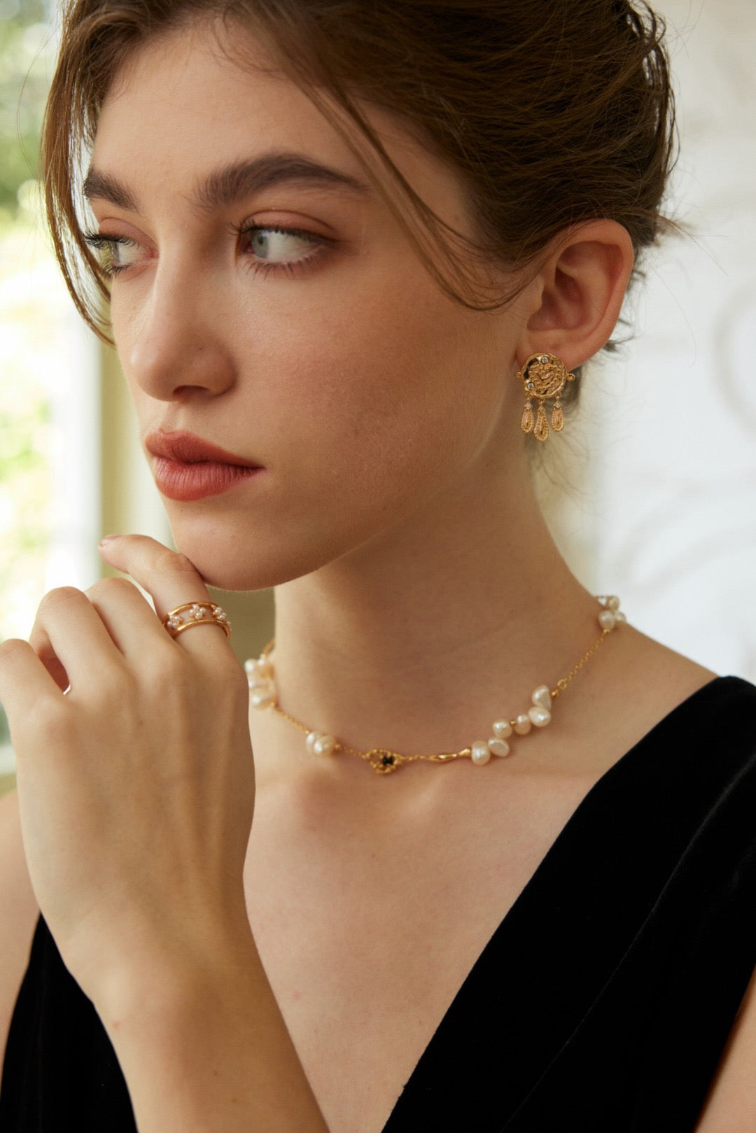 Ivory Black agate pearl necklace