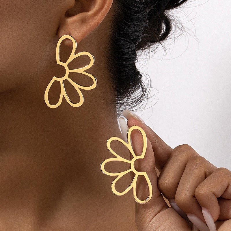 Statement Daisy earrings