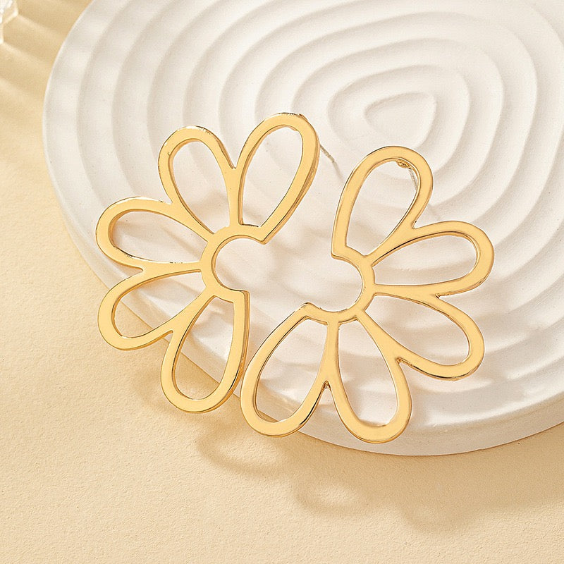 Statement Daisy earrings