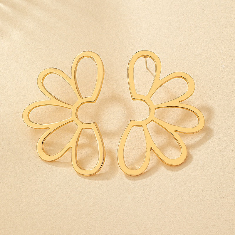Statement Daisy earrings