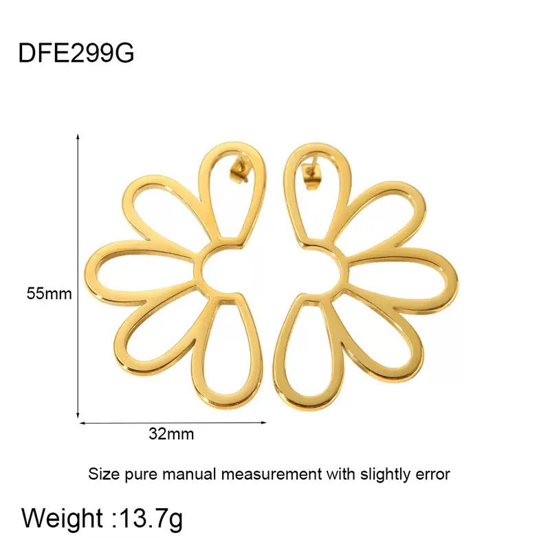 Statement Daisy earrings