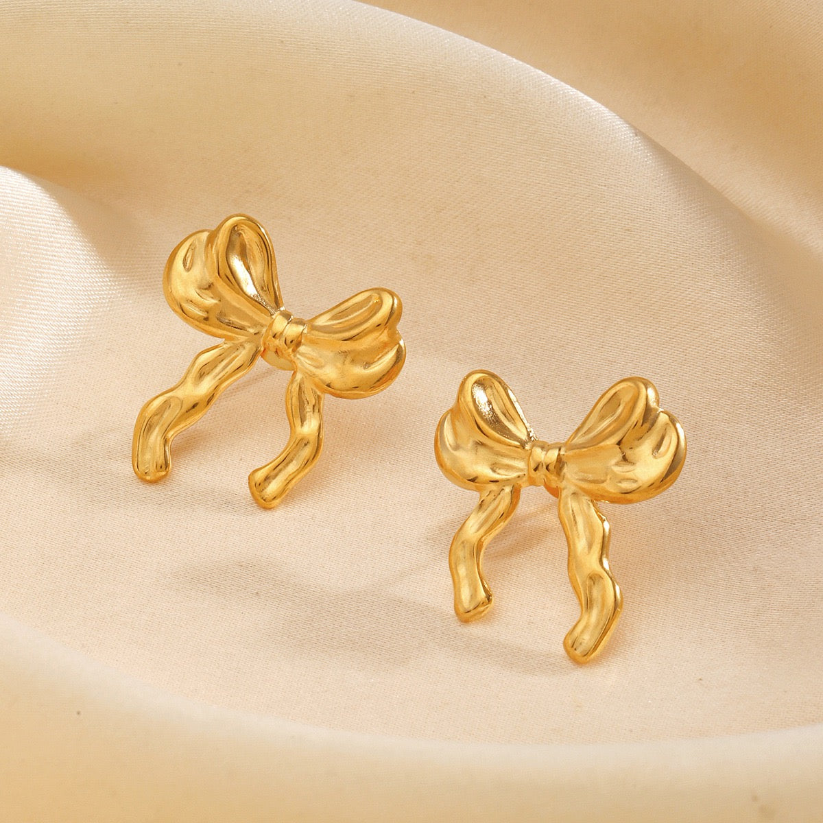 Grace bow earrings