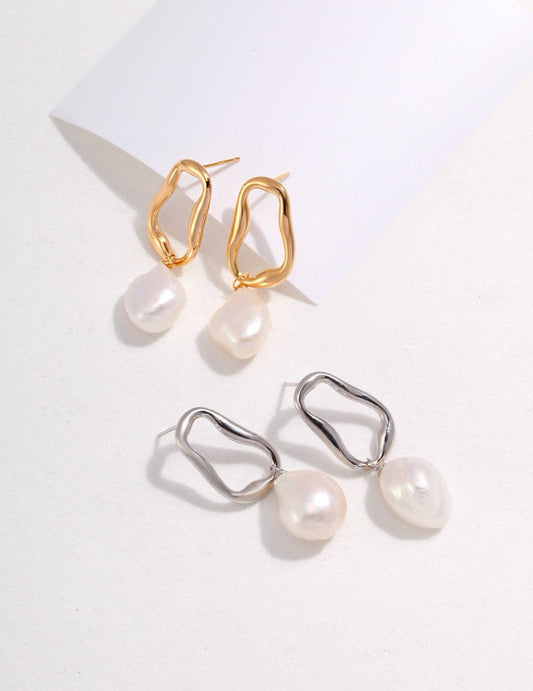 Cambodia Hallow Pearl earrings