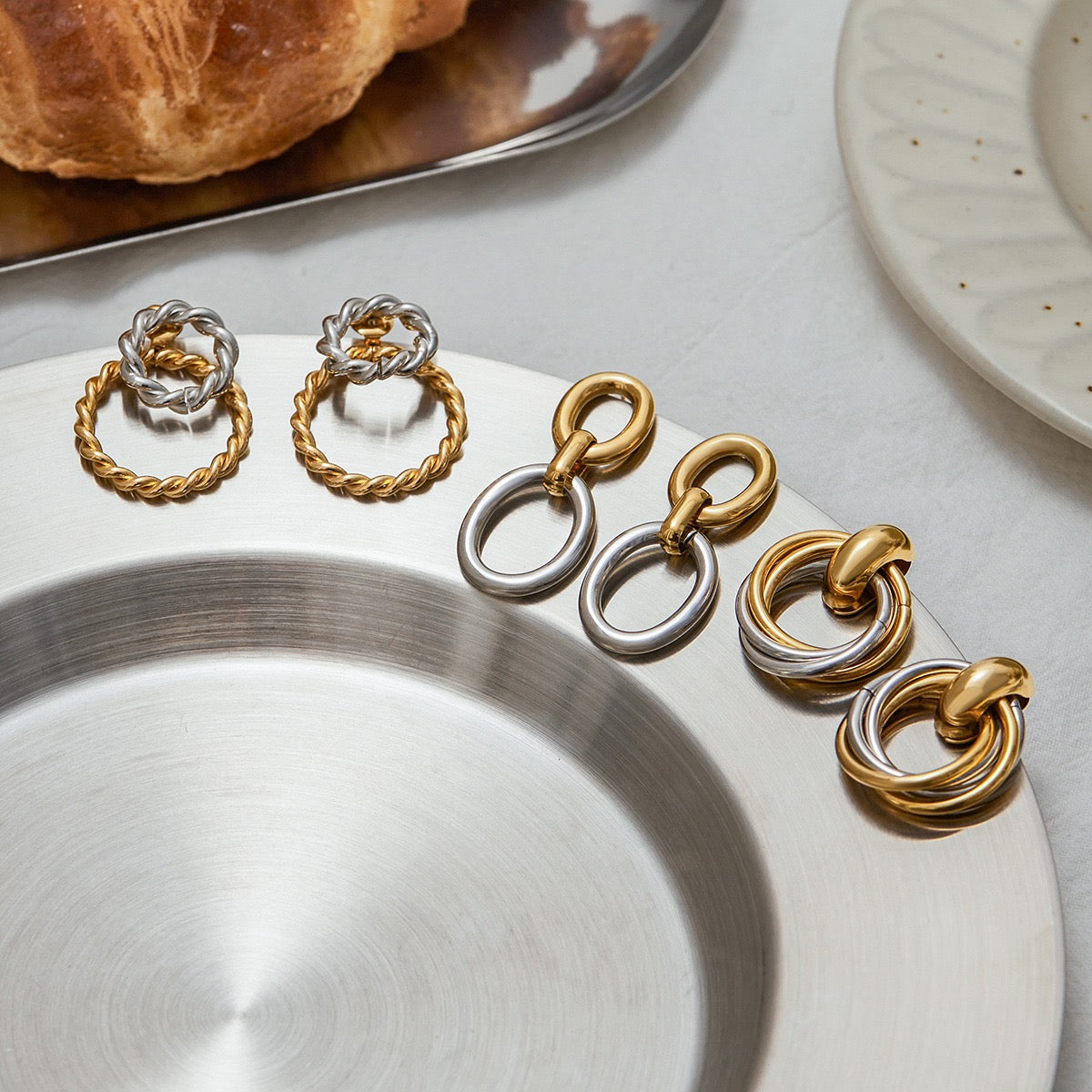 Vintage two tones earrings