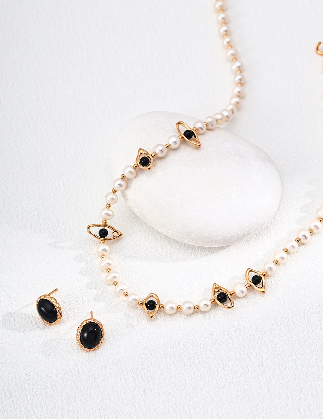 Frostvale Black agate eye pearl necklace
