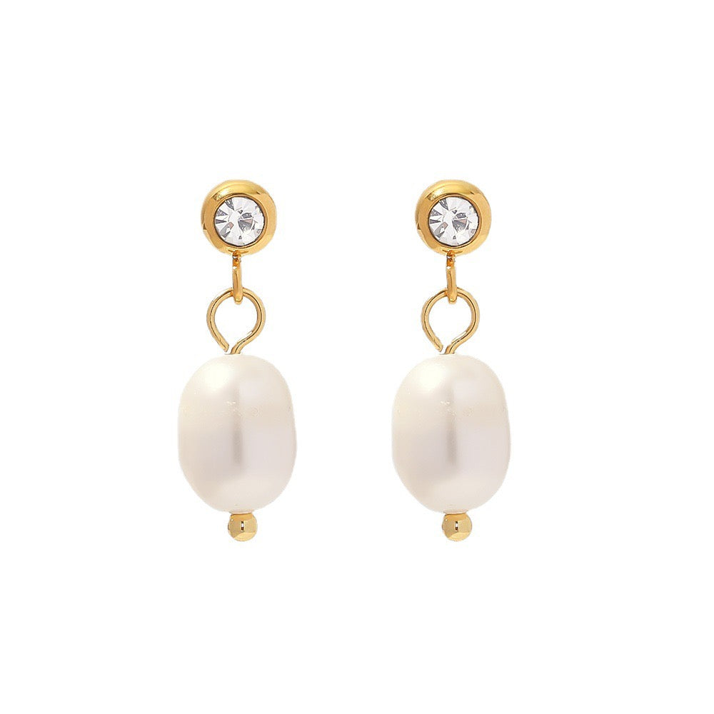 Pearl earrings collection