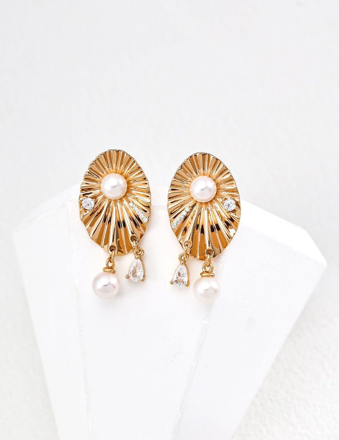 Pink stone pearl set