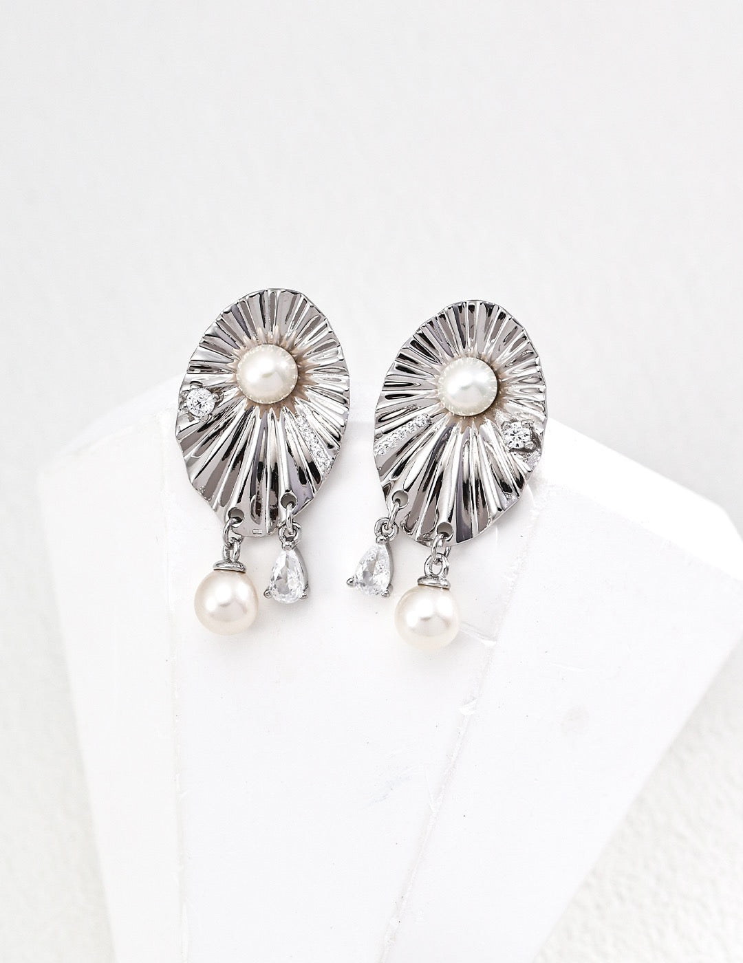 Pink stone pearl set