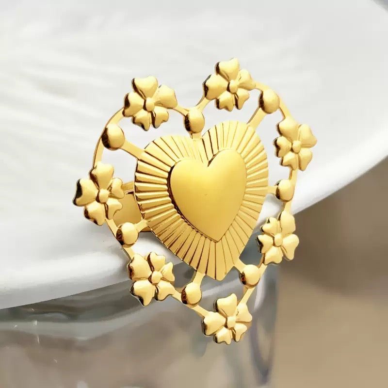 Big flower heart ring