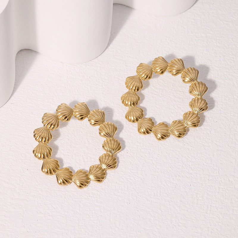 Shell hoops earrings