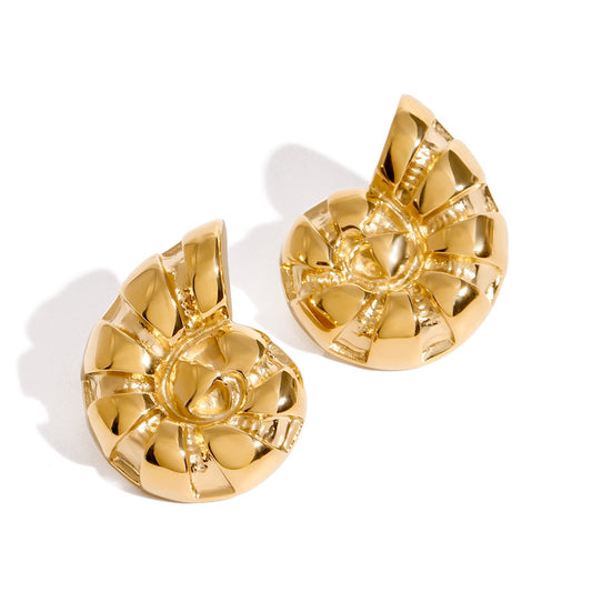 Golden shell earrings